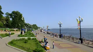Летняя набережная Амура в Хабаровске